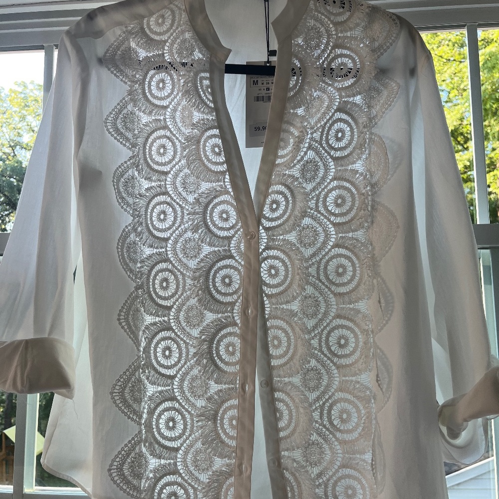 NWT Zara 2022 season white blouse, eyelet lace